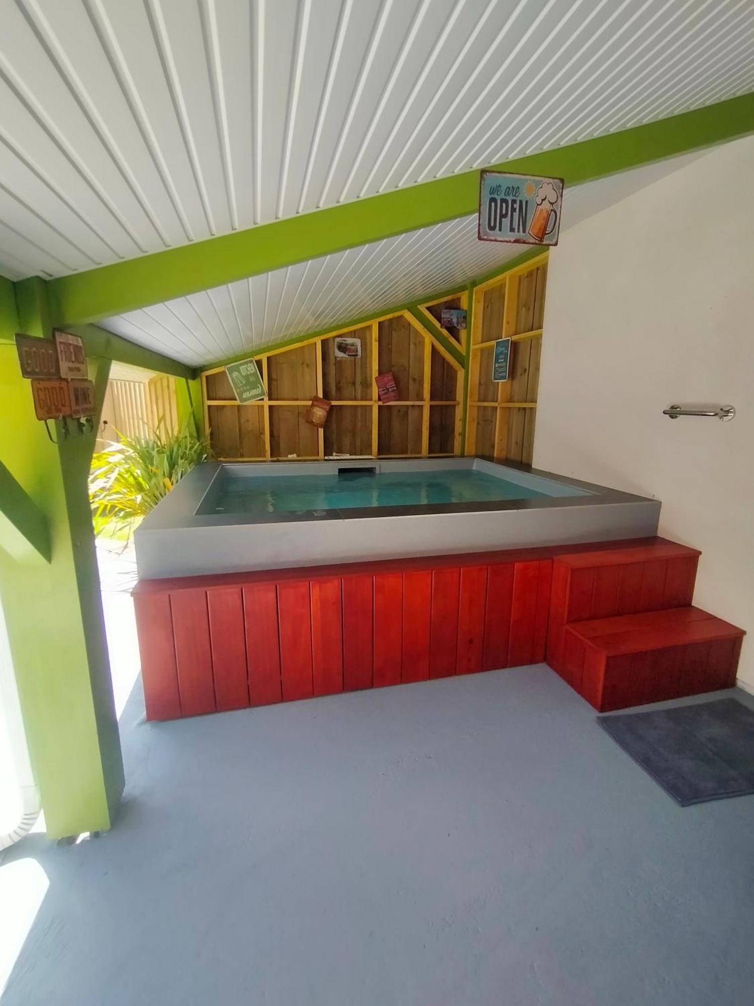 Avec Piscine Et Espace Bien-etre Partages Entre Bordeaux Et Lacanau Ocean (adults Only) Holiday home Brach