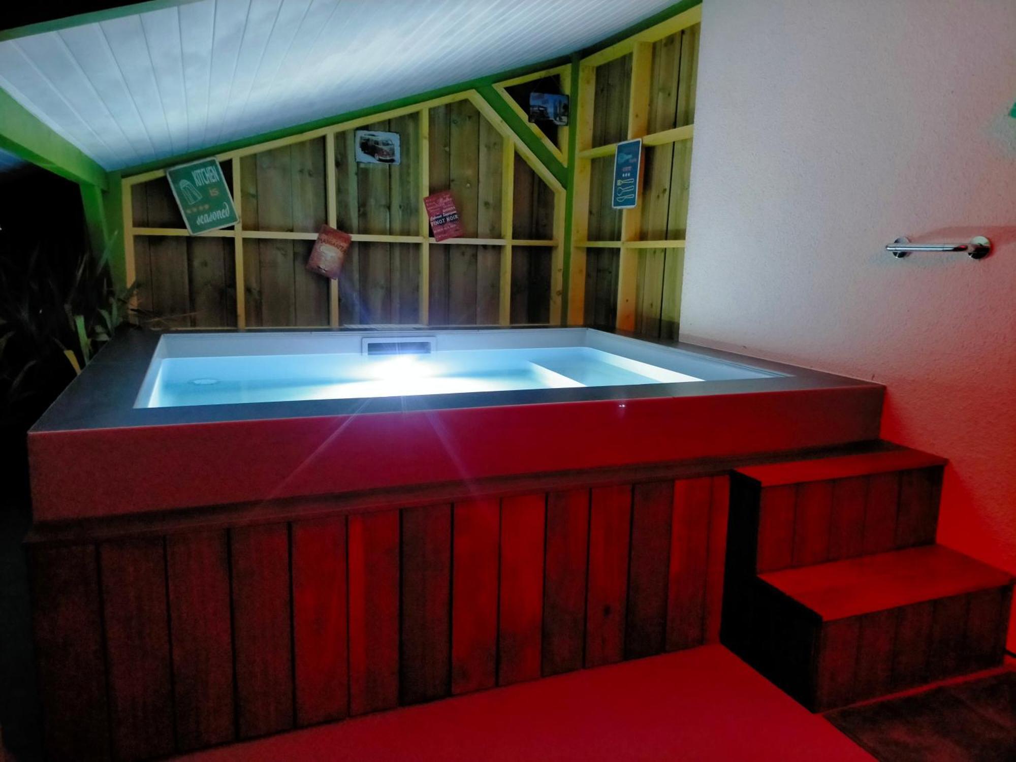 Avec Piscine Et Espace Bien-etre Partages Entre Bordeaux Et Lacanau Ocean (adults Only) Holiday home Brach